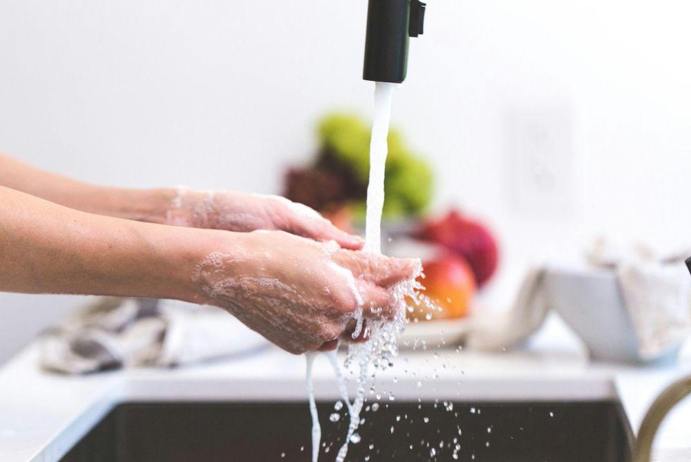 Imagen del artículo: El derecho al agua en condominios: Prioridad sobre las deudas de la cuota de mantenimiento en República Dominicana